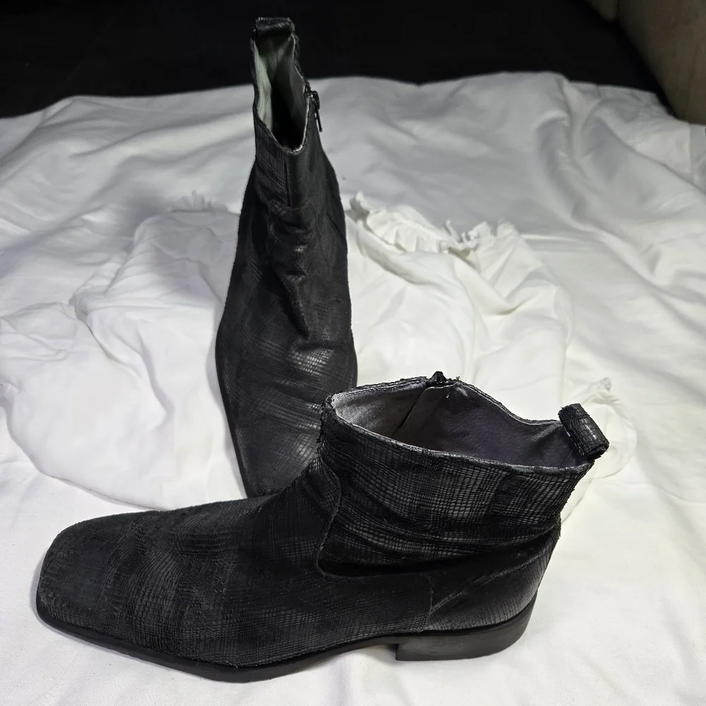 Mens Kenneth Cole ReactionBlack Textured Ankle Boots